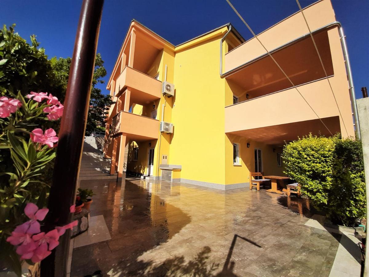 Cozy Apartments With Sea View 诺维·维诺多尔斯基 外观 照片